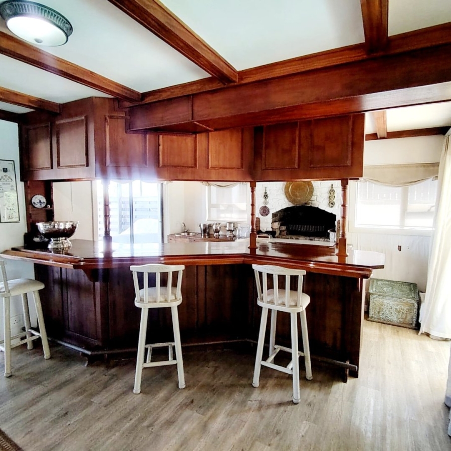 5 Bedroom Property for Sale in Beacon Bay Eastern Cape